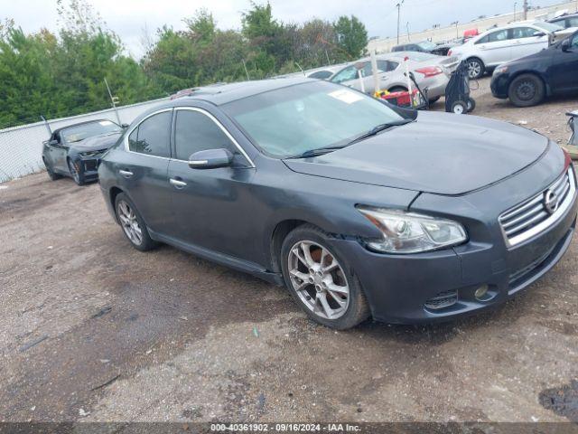  Salvage Nissan Maxima