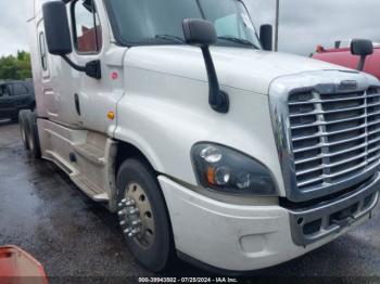  Salvage Freightliner Cascadia 125