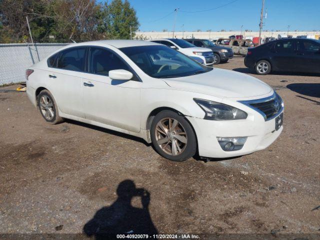  Salvage Nissan Altima