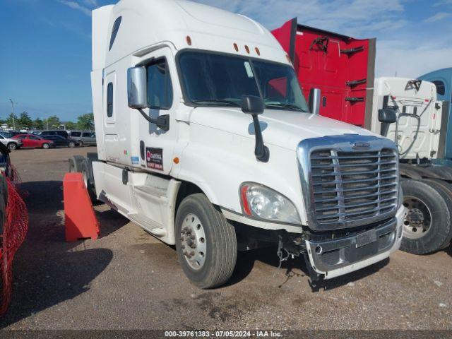  Salvage Freightliner Cascadia 125