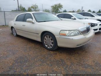  Salvage Lincoln Towncar