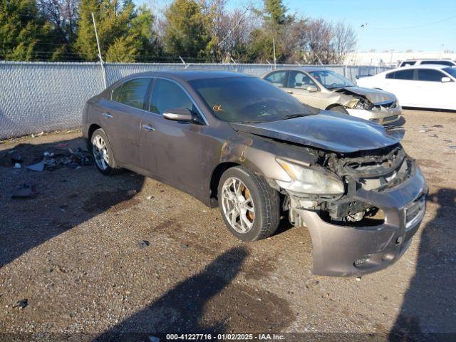  Salvage Nissan Maxima