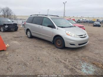  Salvage Toyota Sienna