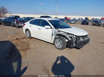  Salvage Nissan Altima