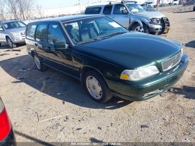  Salvage Volvo V70