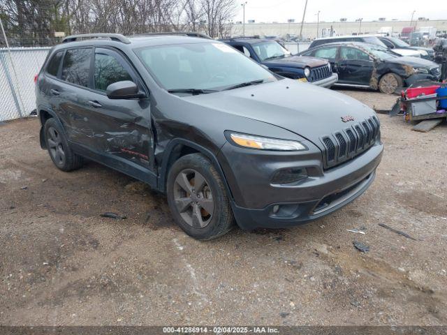  Salvage Jeep Cherokee