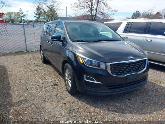  Salvage Kia Sedona