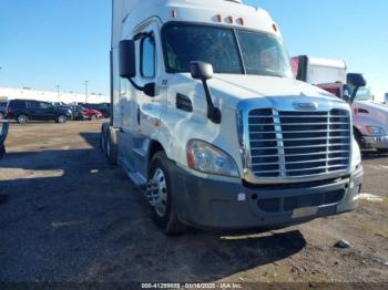  Salvage Freightliner Cascadia 113