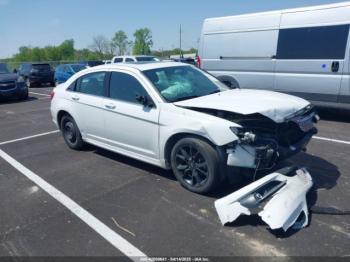  Salvage Chrysler 200