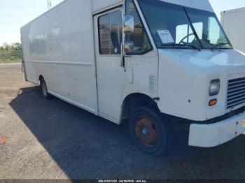  Salvage Freightliner Chassis