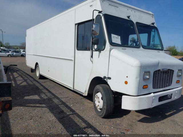  Salvage Freightliner Chassis