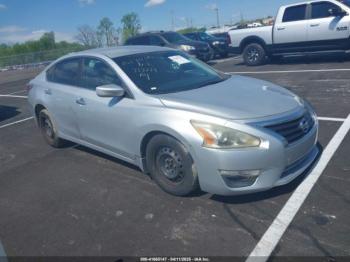  Salvage Nissan Altima