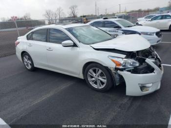  Salvage Nissan Altima