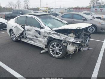  Salvage Nissan Maxima