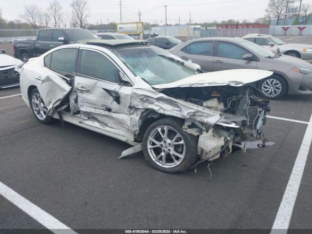  Salvage Nissan Maxima