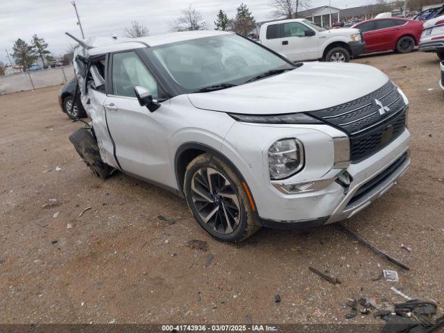  Salvage Mitsubishi Outlander