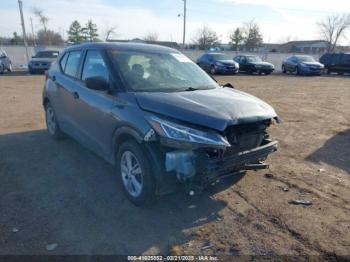  Salvage Nissan Kicks