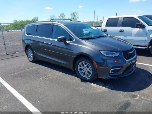  Salvage Chrysler Pacifica