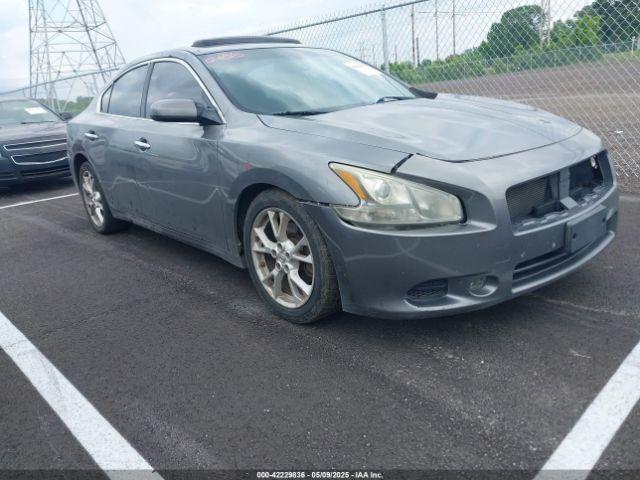  Salvage Nissan Maxima