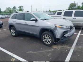  Salvage Jeep Cherokee