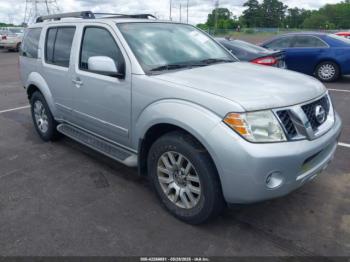  Salvage Nissan Pathfinder