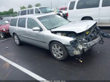  Salvage Volvo V70