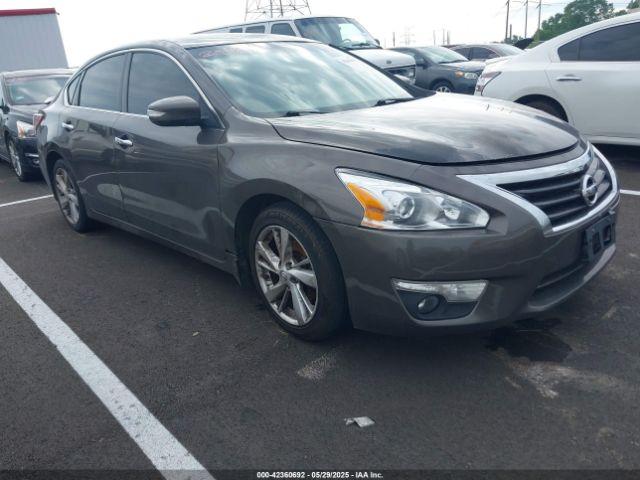  Salvage Nissan Altima