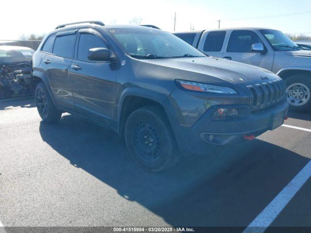  Salvage Jeep Cherokee