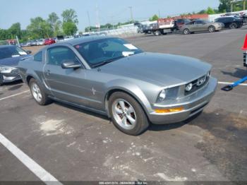  Salvage Ford Mustang