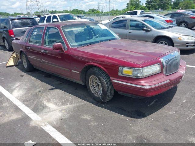  Salvage Lincoln Towncar