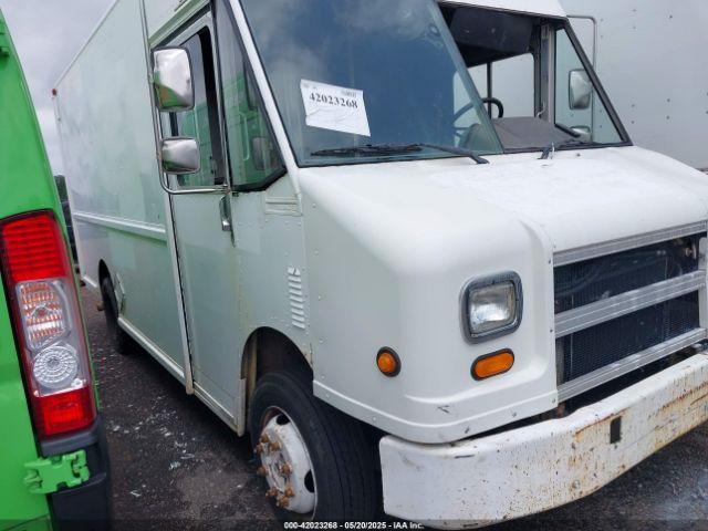  Salvage Freightliner Chassis
