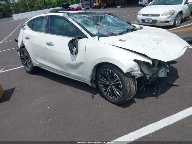  Salvage Nissan Maxima