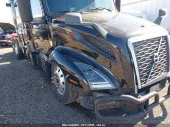  Salvage Volvo Vnl