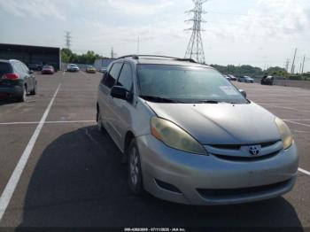  Salvage Toyota Sienna