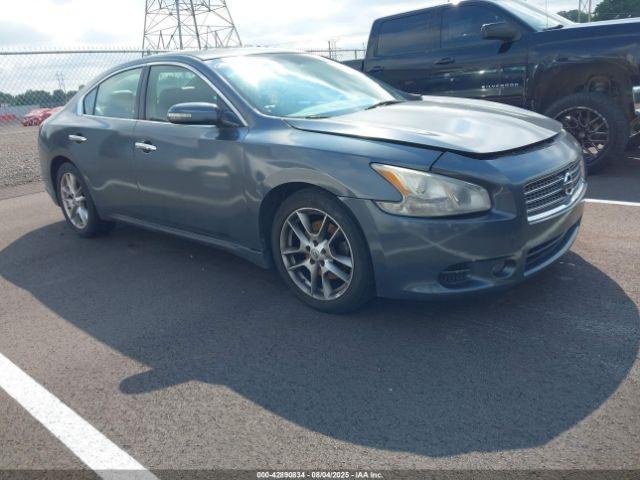  Salvage Nissan Maxima