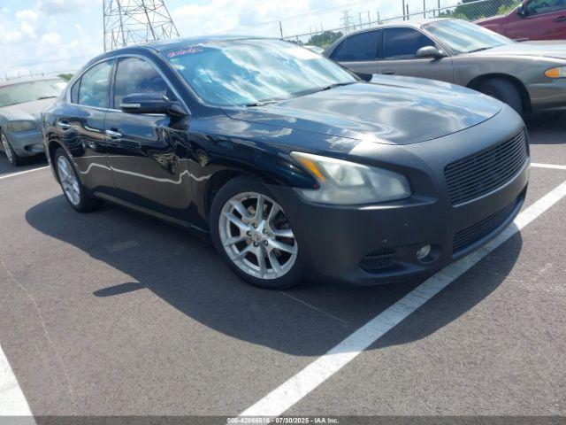  Salvage Nissan Maxima