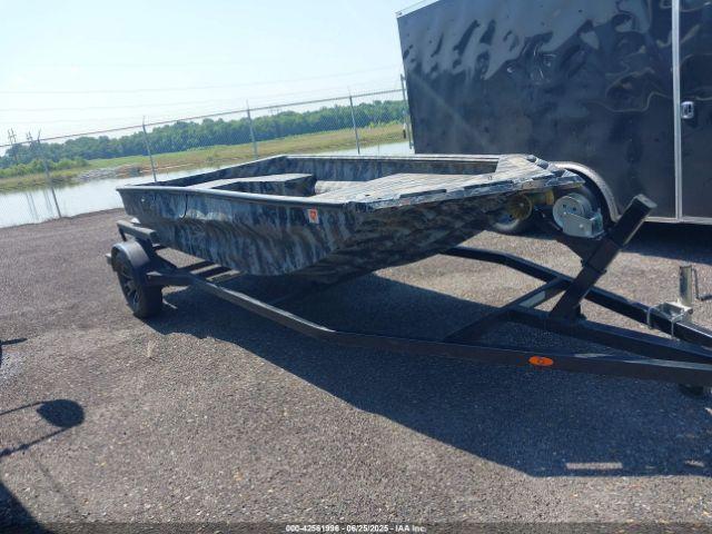  Salvage Havoc Bassboat