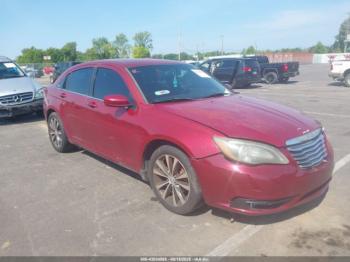  Salvage Chrysler 200