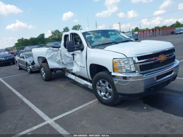  Salvage Chevrolet Silverado 2500