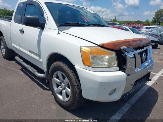  Salvage Nissan Titan