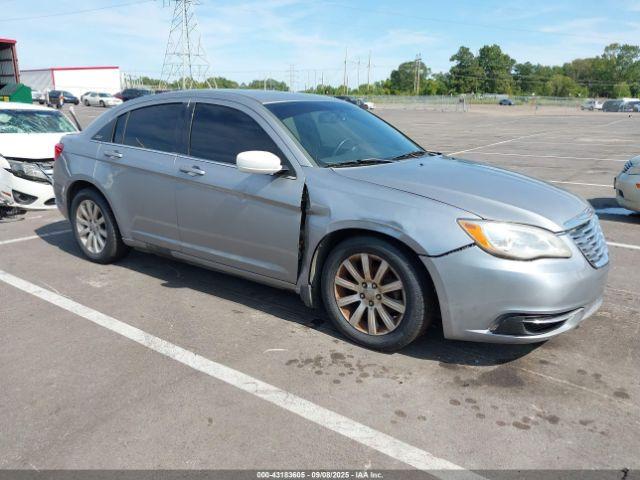  Salvage Chrysler 200
