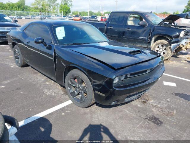  Salvage Dodge Challenger