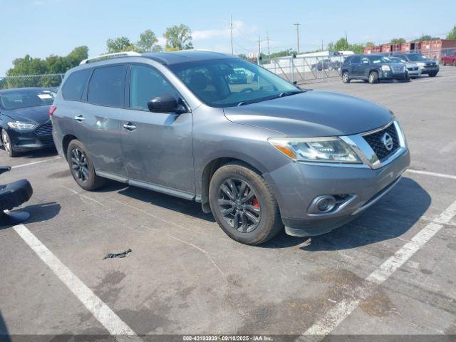  Salvage Nissan Pathfinder