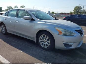  Salvage Nissan Altima