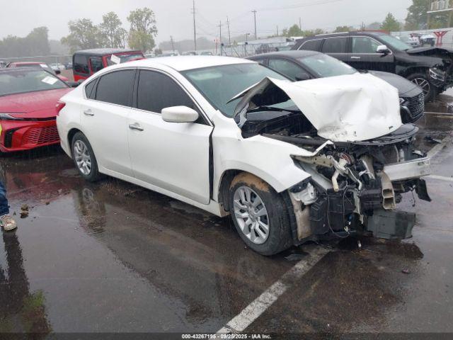  Salvage Nissan Altima