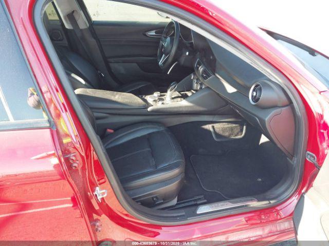 Alfa Romeo Giulia Awd Image 9