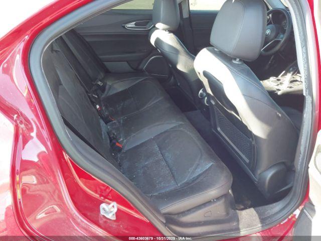 Alfa Romeo Giulia Awd Image 14