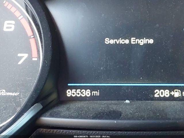 Alfa Romeo Giulia Awd Image 6