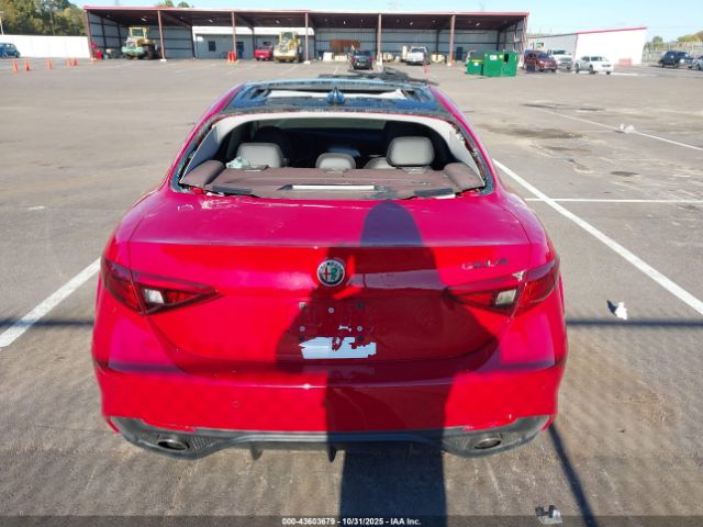 Alfa Romeo Giulia Awd Image 2