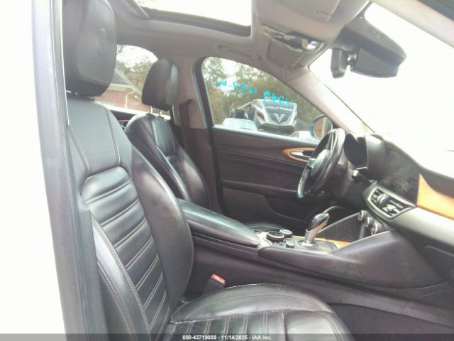 Alfa Romeo Giulia Ti Rwd Image 3